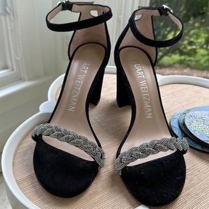 Stunning feminine dress heels with diamond braid decor! Size 7 and barely worn!